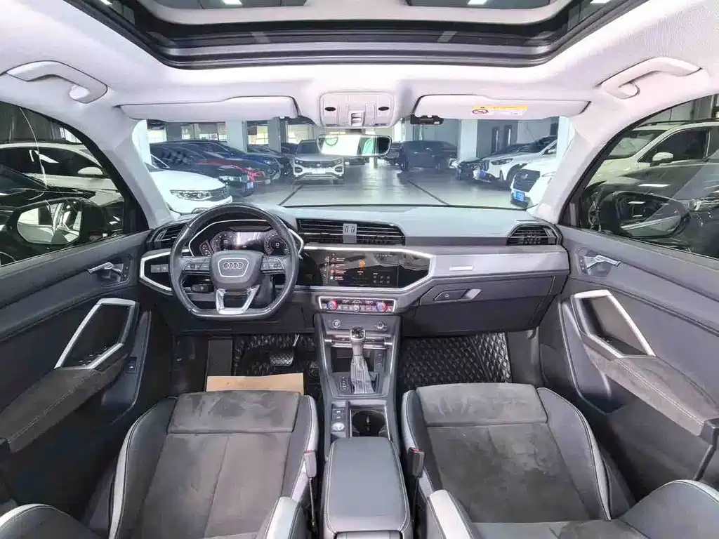Audi Q3 2022 — фото 13