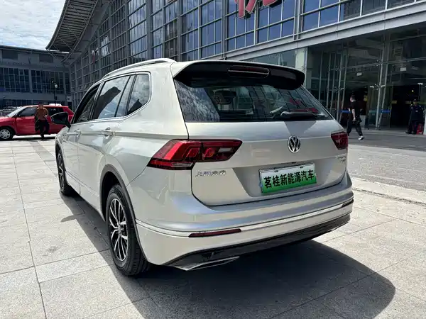Volkswagen Tiguan L Plug-In Hybrid 2019