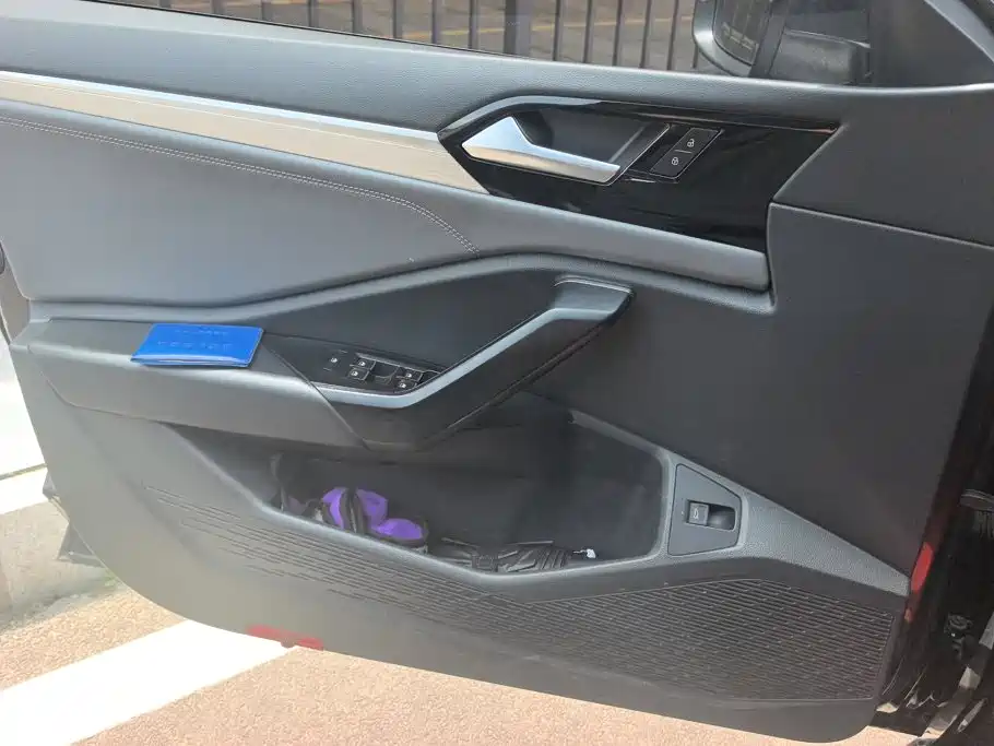 Volkswagen Sagitar 2021