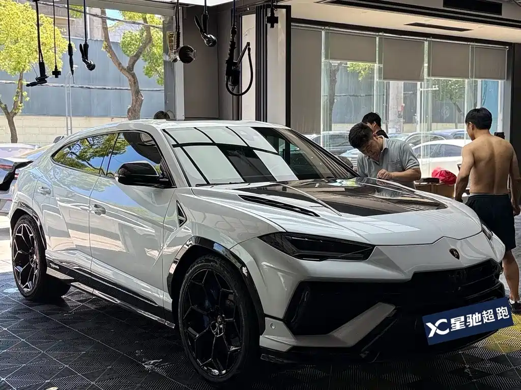 Lamborghini Urus 2019 — фото 2