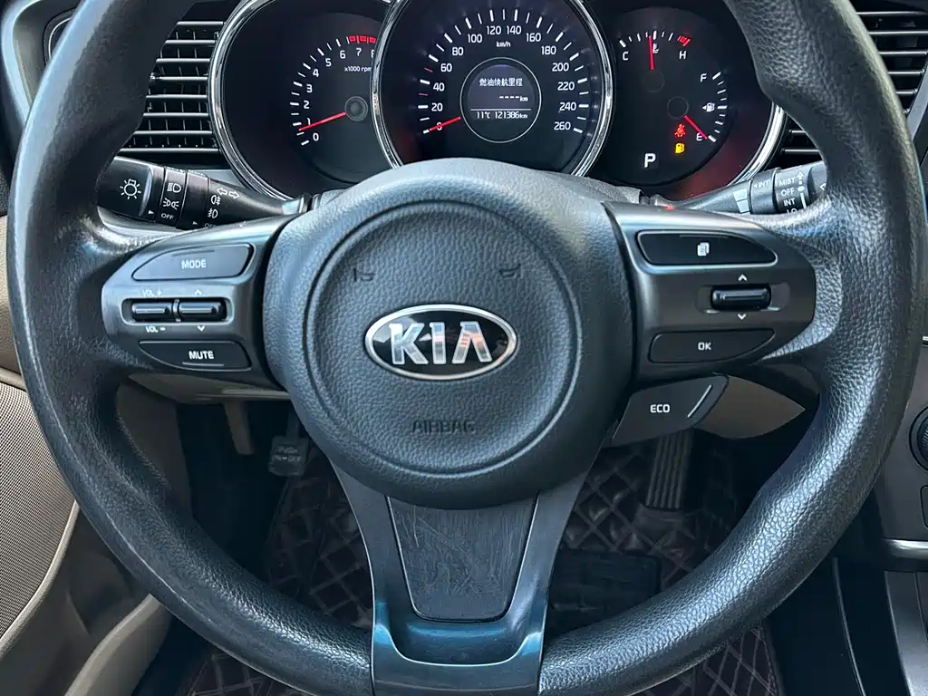 Kia K5 2015 — фото 11