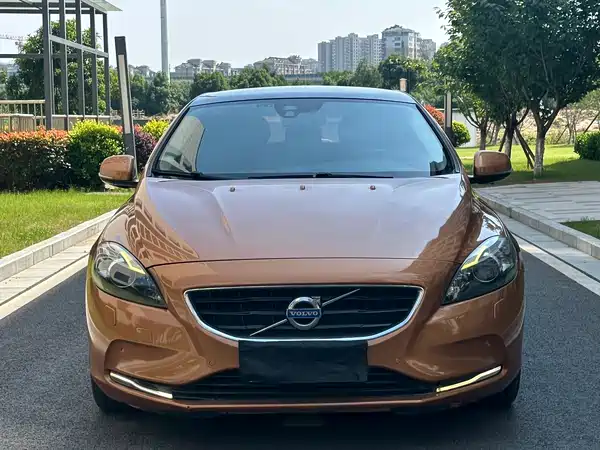 Volvo V40 2014