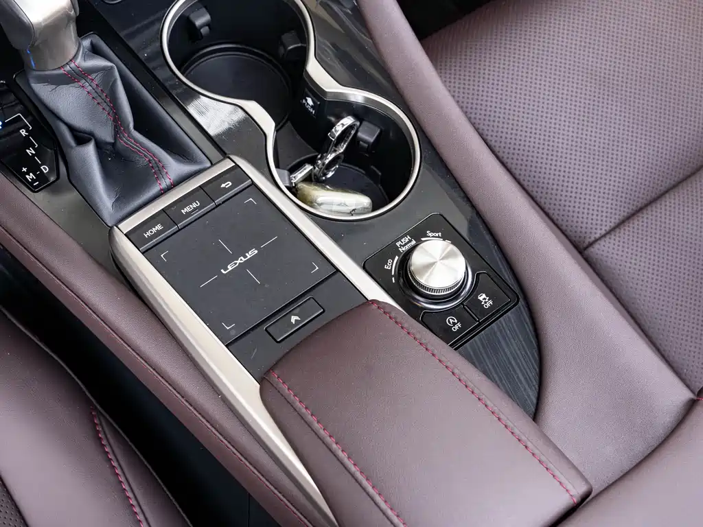 Lexus RX 2022 — фото 18