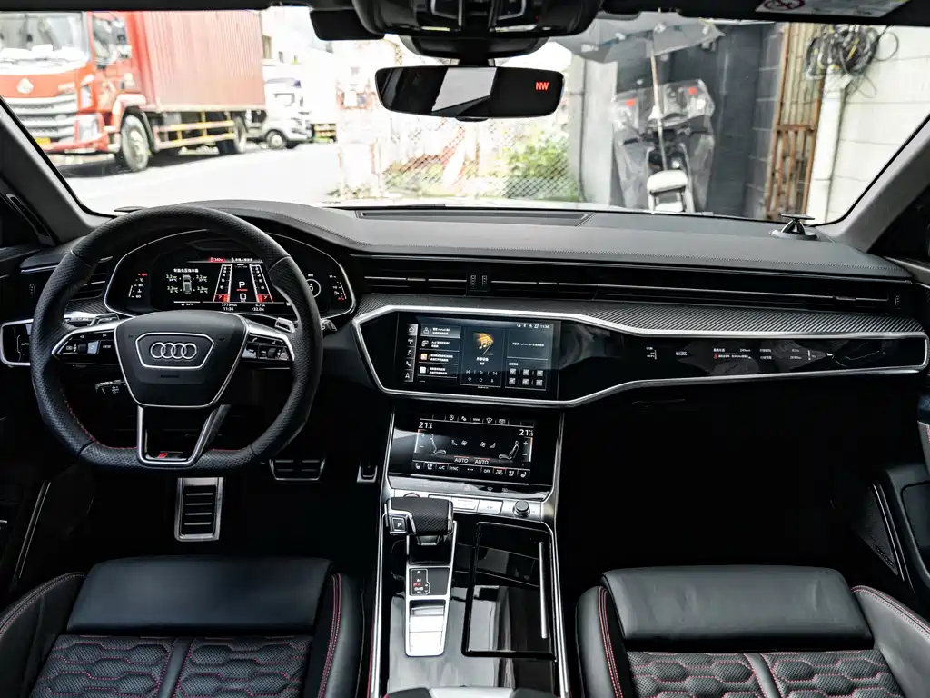 Audi RS 6 2023 — фото 13