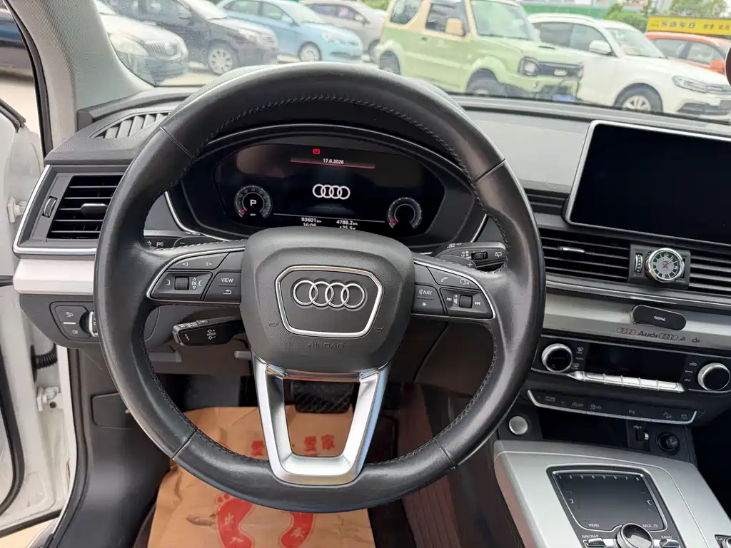 Audi Q5L 2019 — фото 14