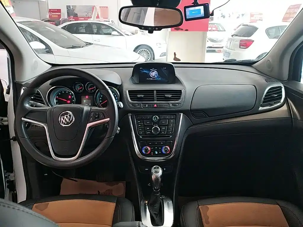 Buick Encore 2015 — фото 10