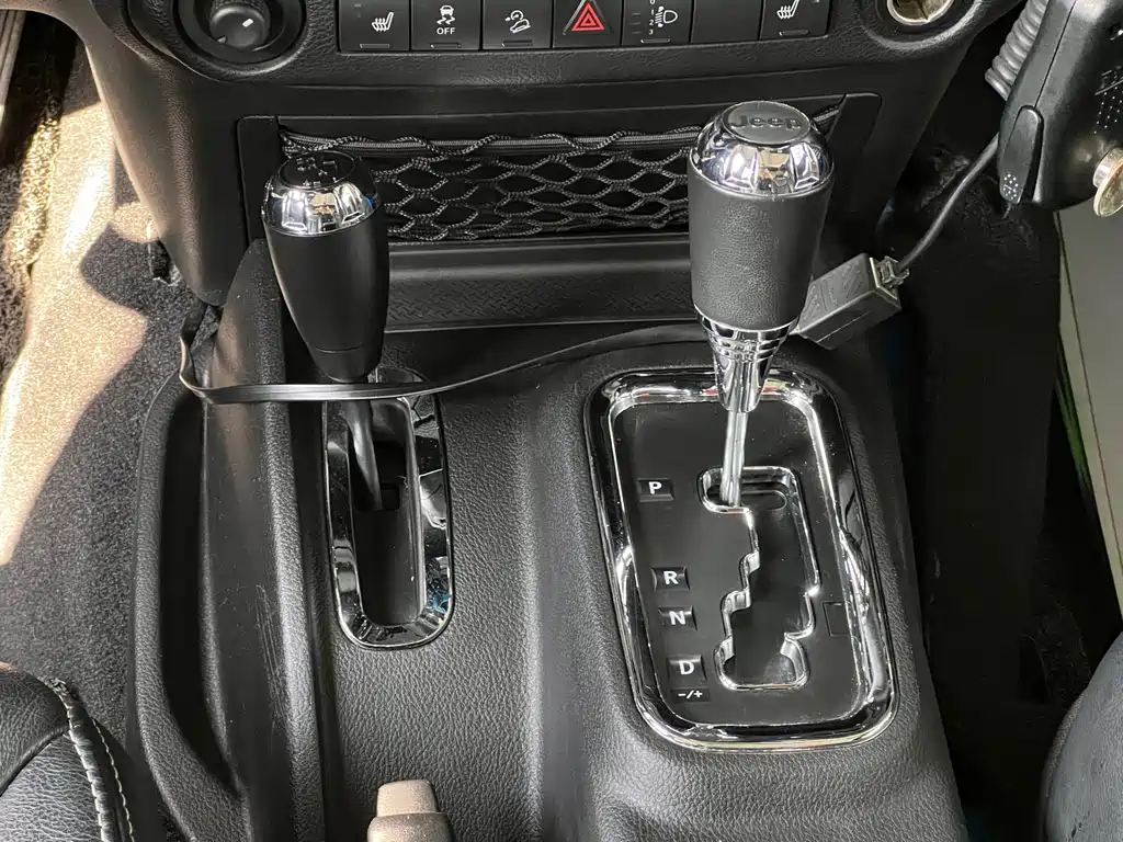 Jeep Wrangler 2015 — фото 18