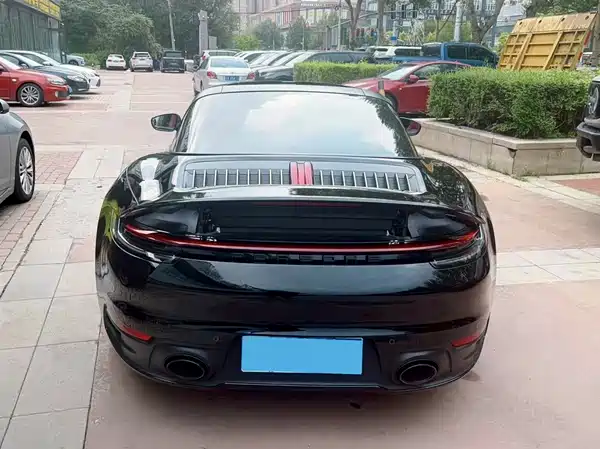 Porsche 911 2023