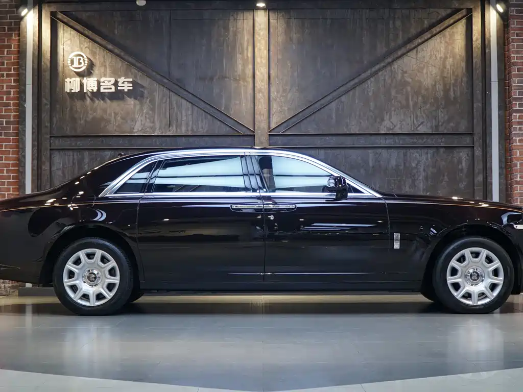 Rolls-Royce Ghost 2014 — фото 23