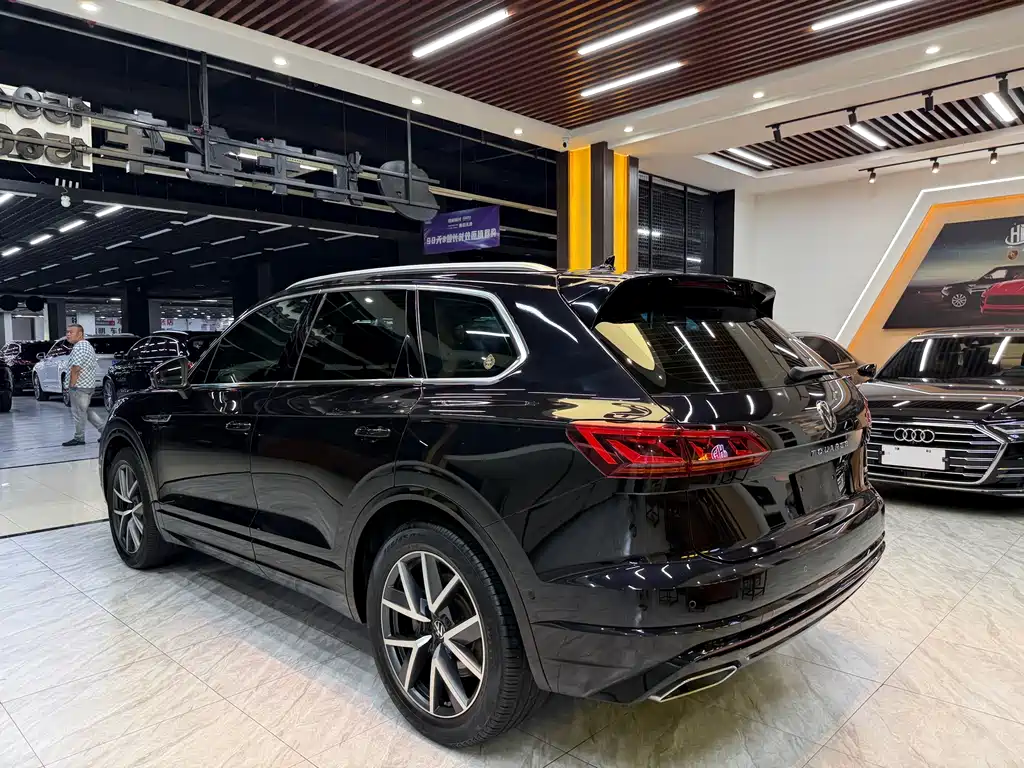 Volkswagen Touareg 2020 — фото 6