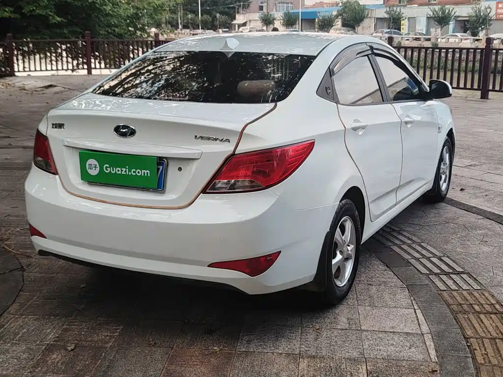 Hyundai Accent 2016 — фото 25