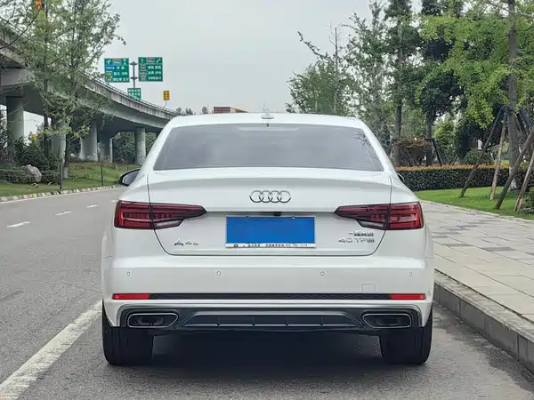 Audi A4L 2019