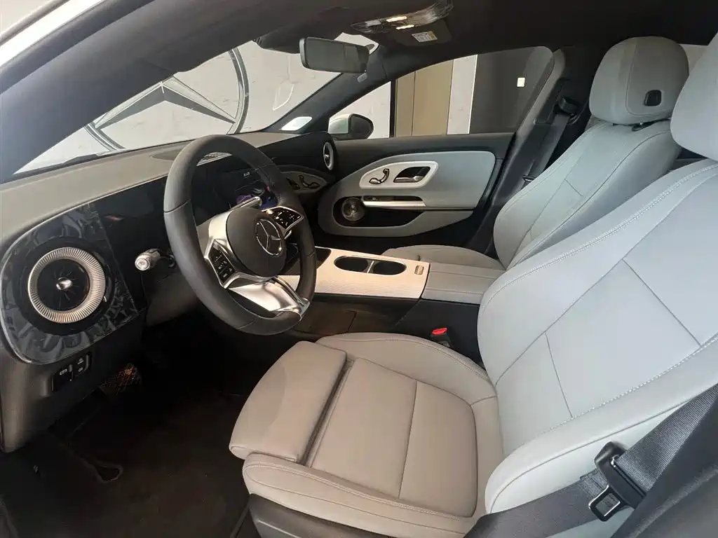 Mercedes-Benz CLA EV 2025 — фото 12