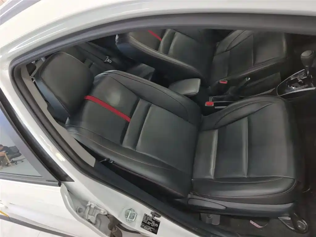 Toyota Yaris L 2023 — фото 25