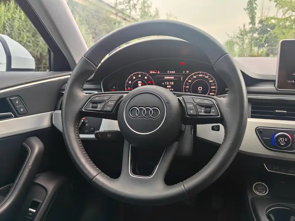 Audi A4L 2019 — фото 9