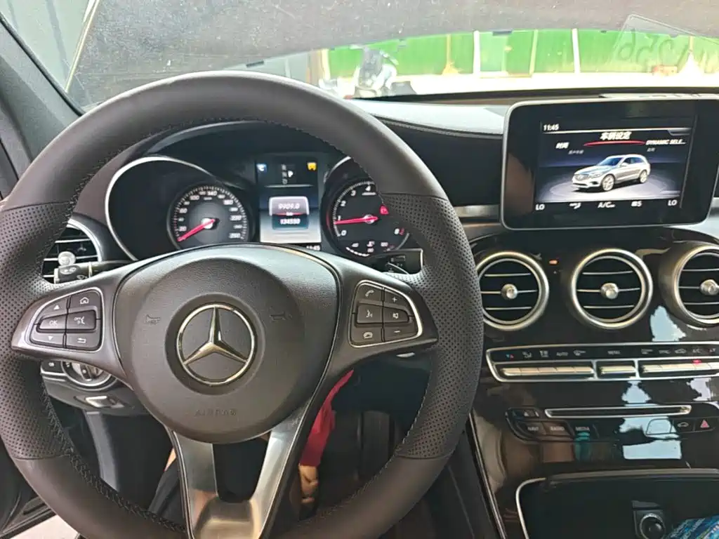 Mercedes-Benz GLC 2018 — фото 10