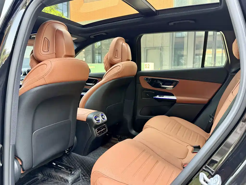 Mercedes-Benz GLC 2025