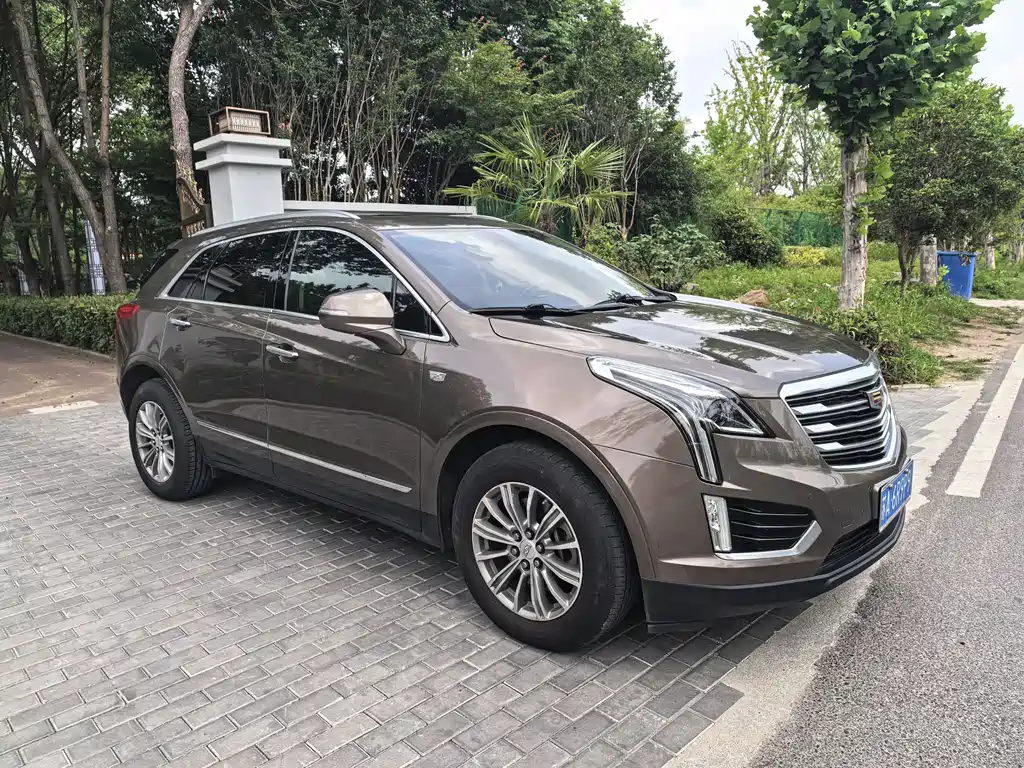 Cadillac XT5 2016 — фото 8
