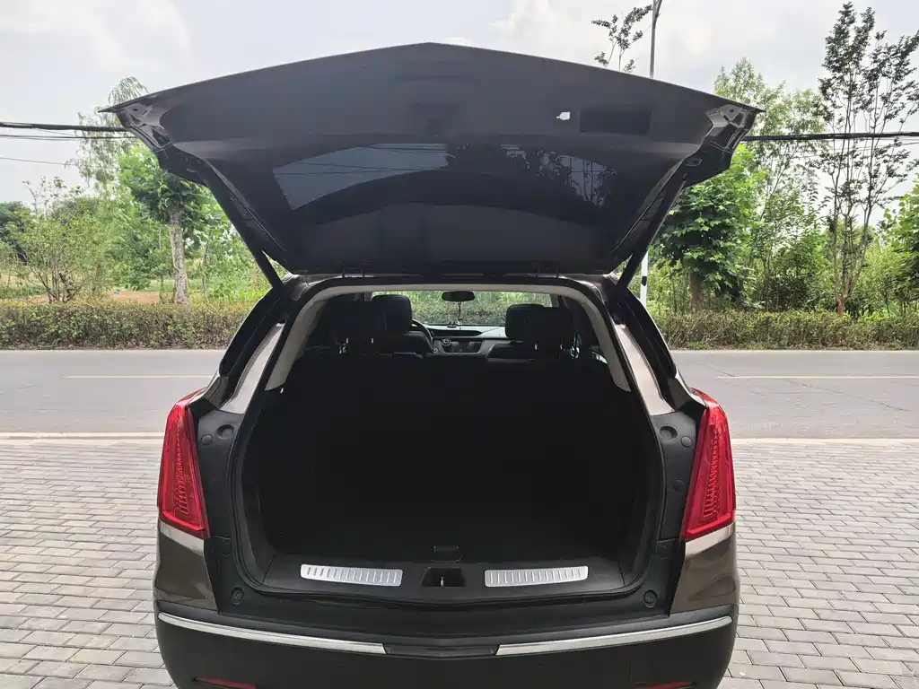 Cadillac XT5 2016 — фото 14