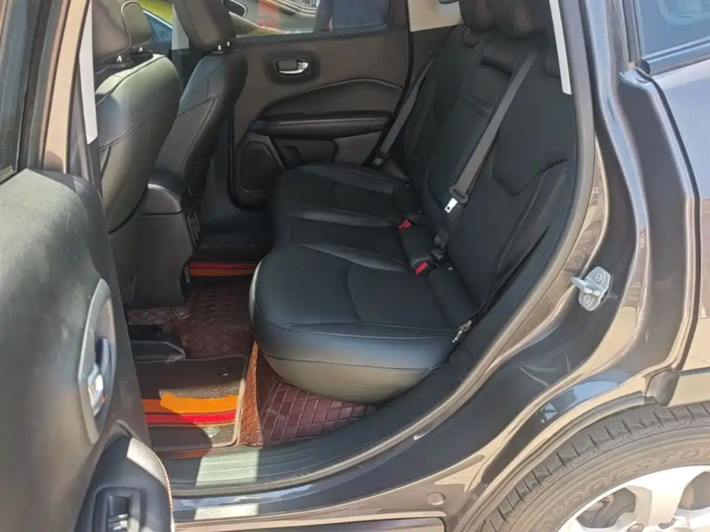 Jeep Compass 2019 — фото 17