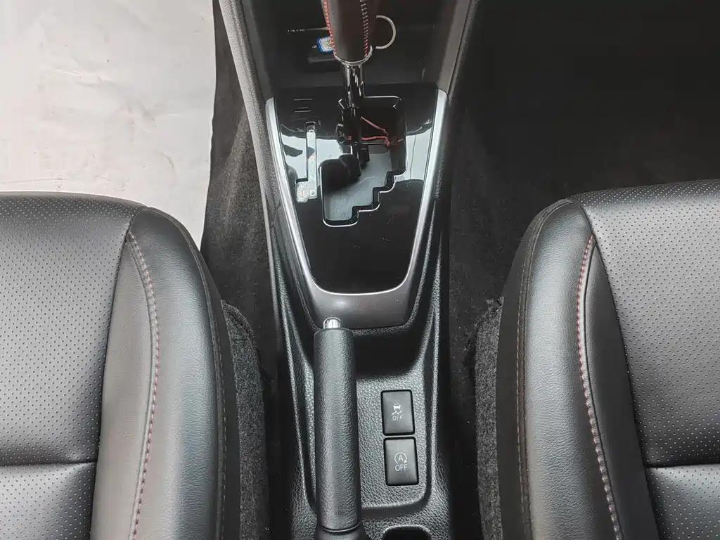Toyota Yaris L 2022 — фото 17