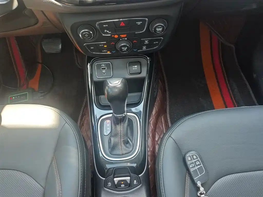 Jeep Compass 2019 — фото 14
