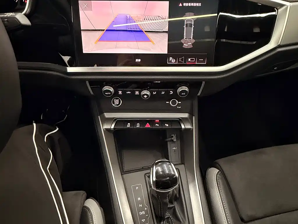 Audi Q3 2023 — фото 19