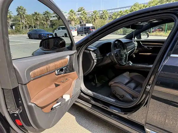 Volvo S90 2021