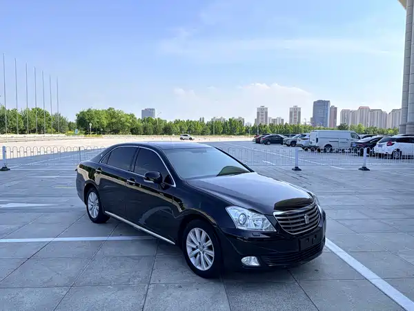 Toyota Crown 2010