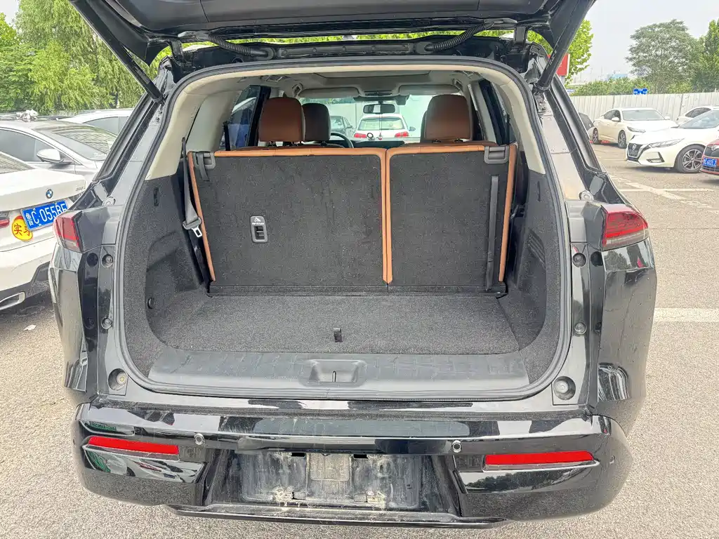 Nissan Teramont 2024