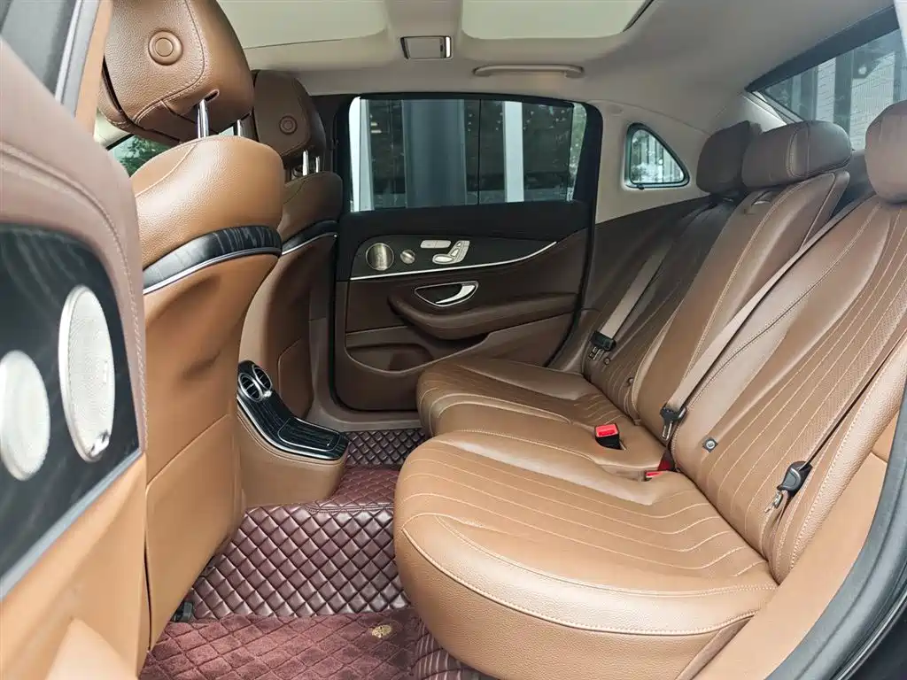 Mercedes-Benz E-Class 2023 — фото 5