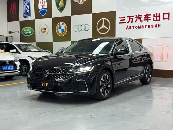 Volkswagen Passat 2023