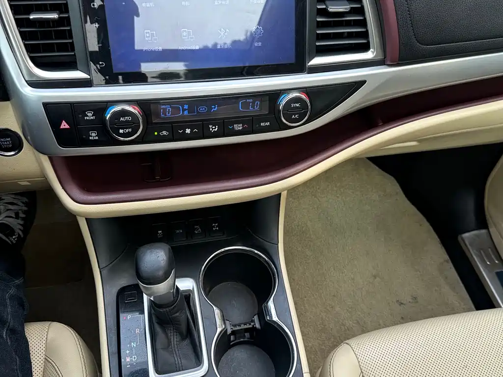 Toyota Highlander 2016 — фото 18