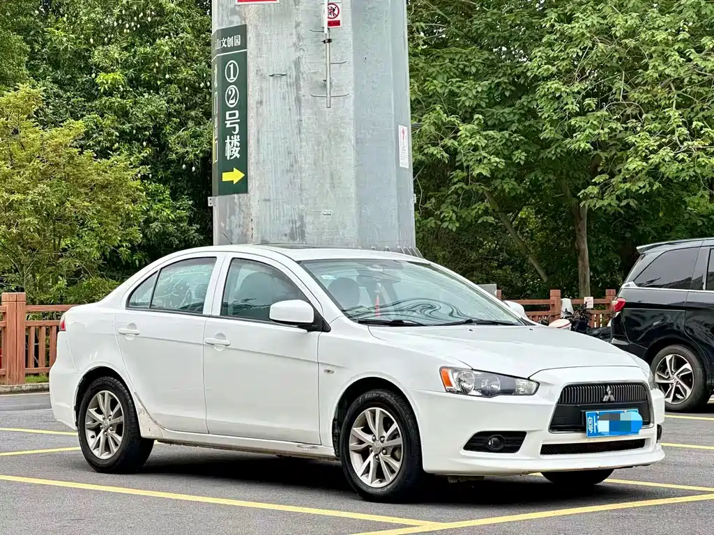 Mitsubishi Lancer EX 2015 — фото 3