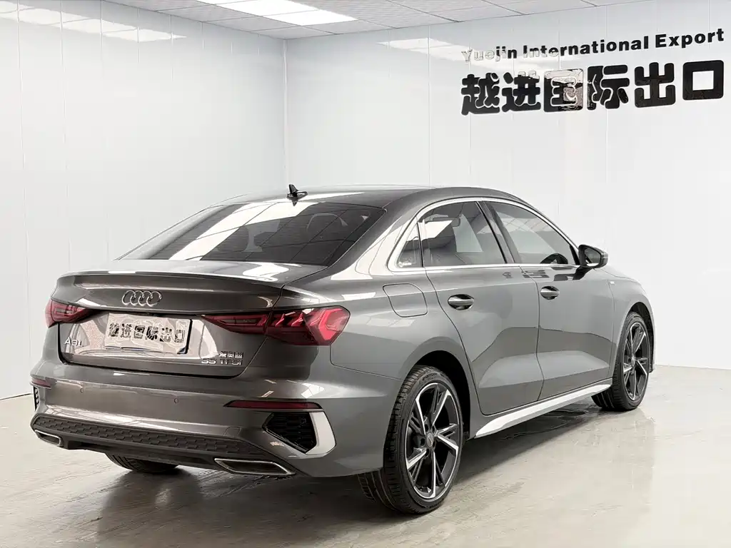 Audi A3 2022 — фото 10