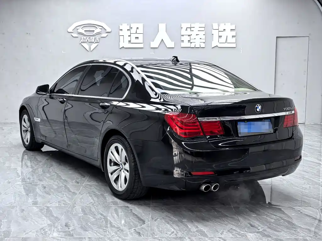 BMW 7 Series 2011 — фото 13