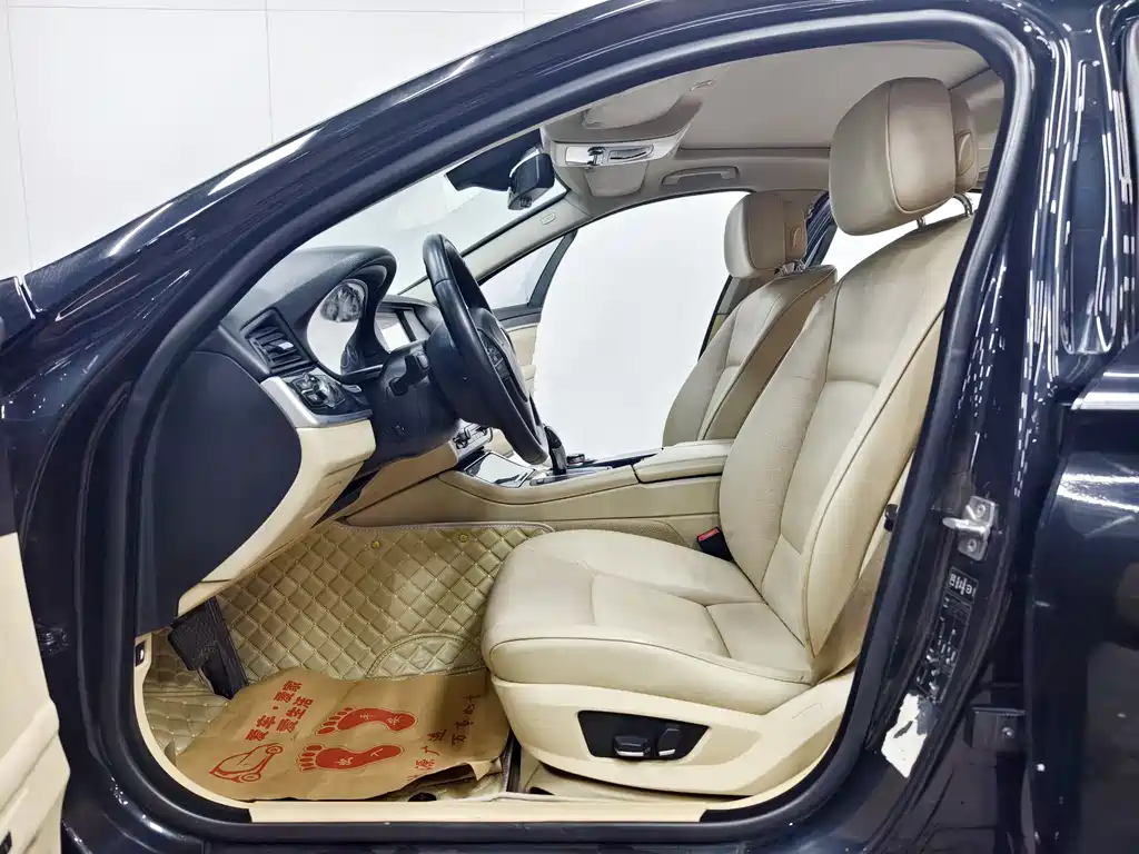 BMW 5 Series 2012 — фото 11