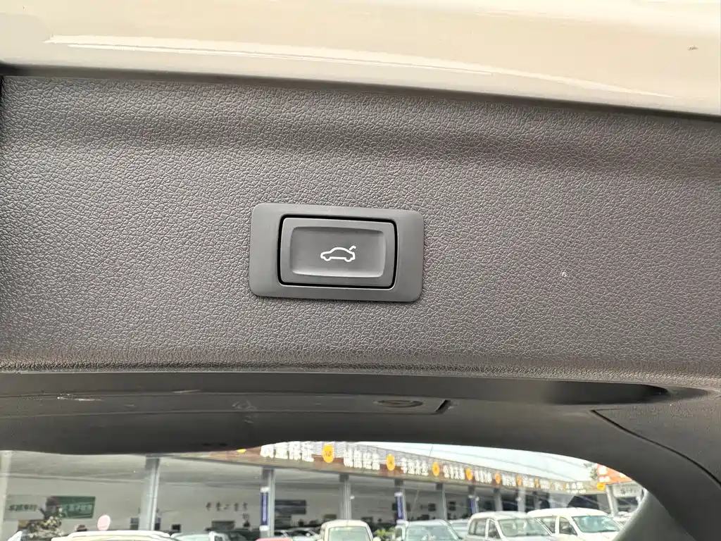 Audi Q3 2017 — фото 13