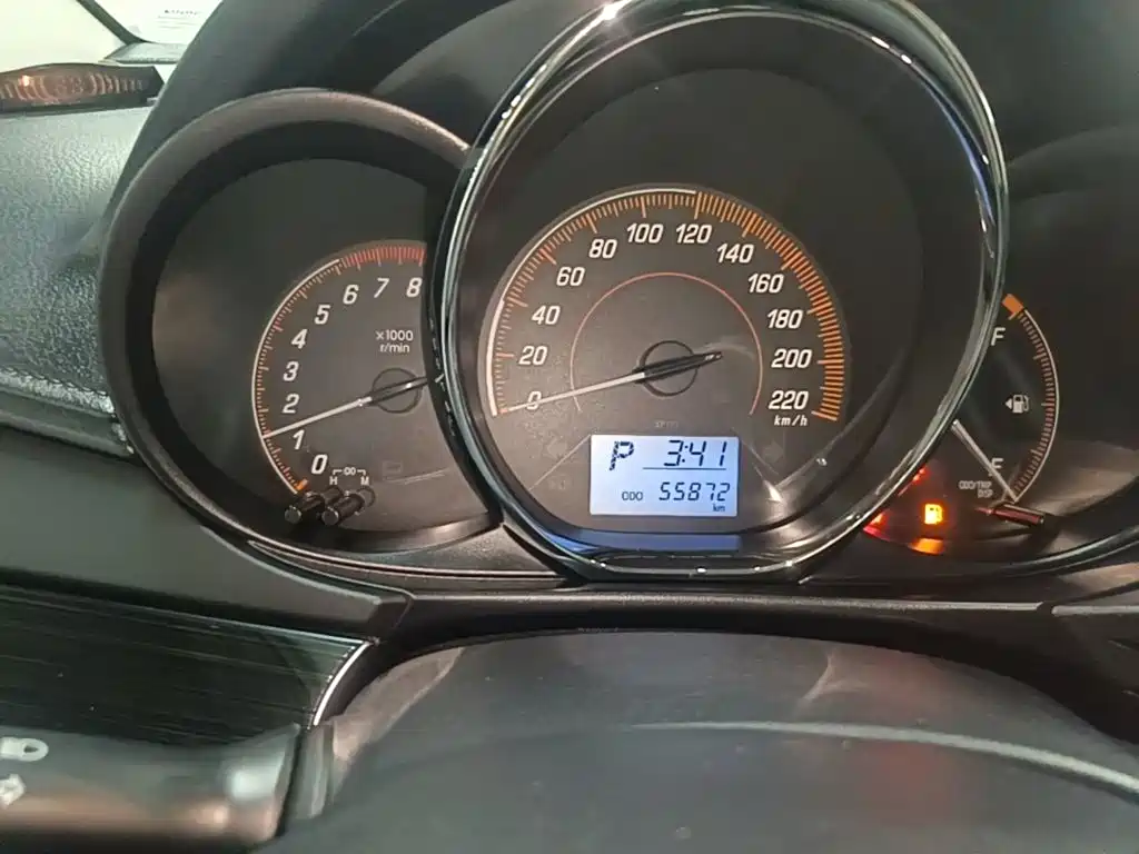 Toyota Yaris L 2021 — фото 12