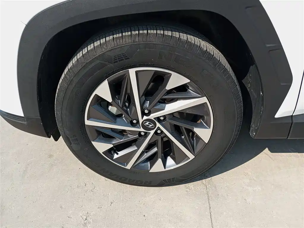 Hyundai Tucson 2023 — фото 23