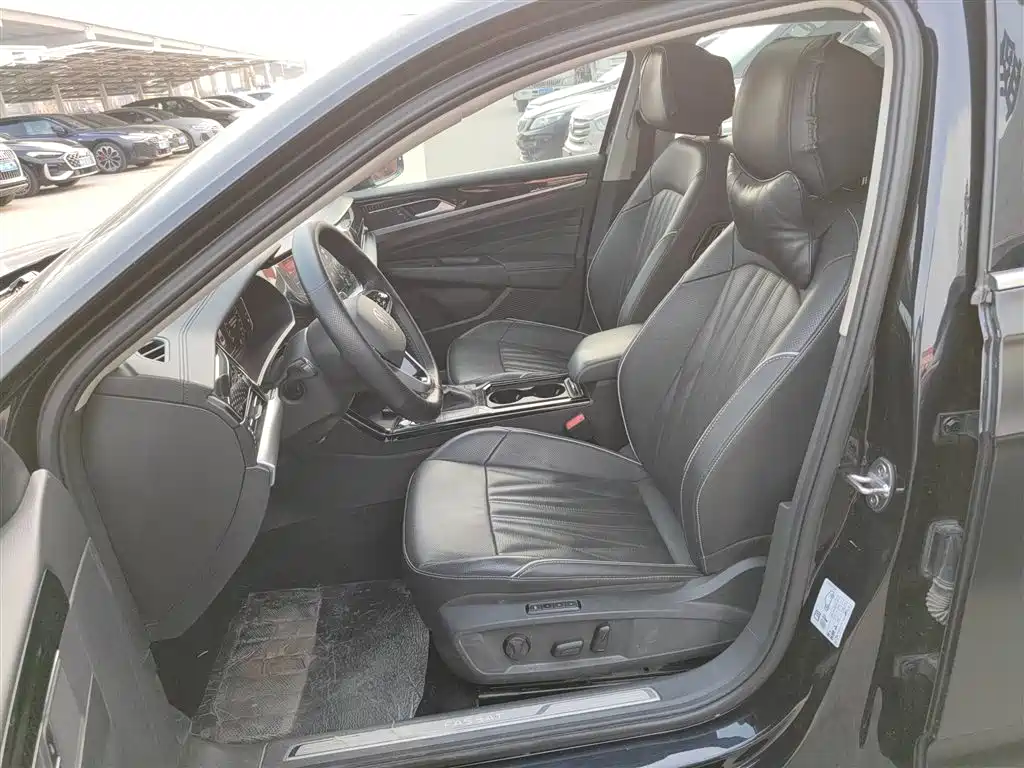 Volkswagen Passat 2023 — фото 11