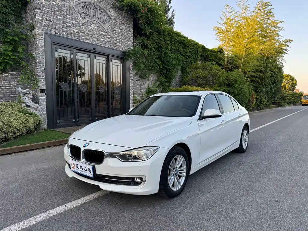 BMW 3 Series 2015 — фото 1