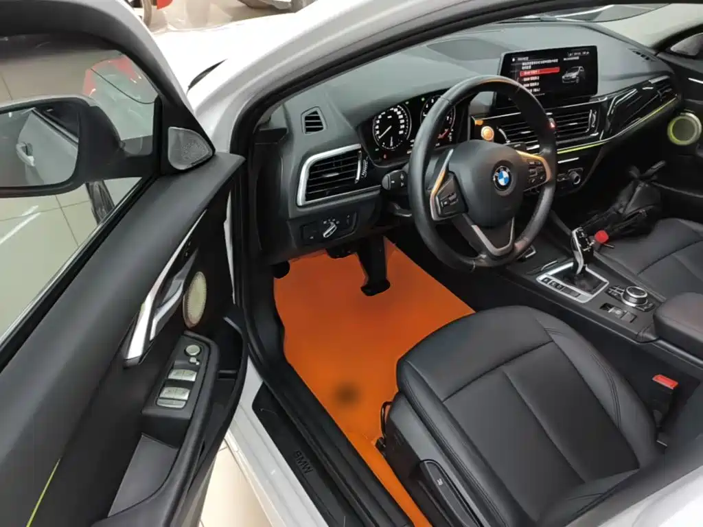 BMW 1 Series 2022 — фото 16