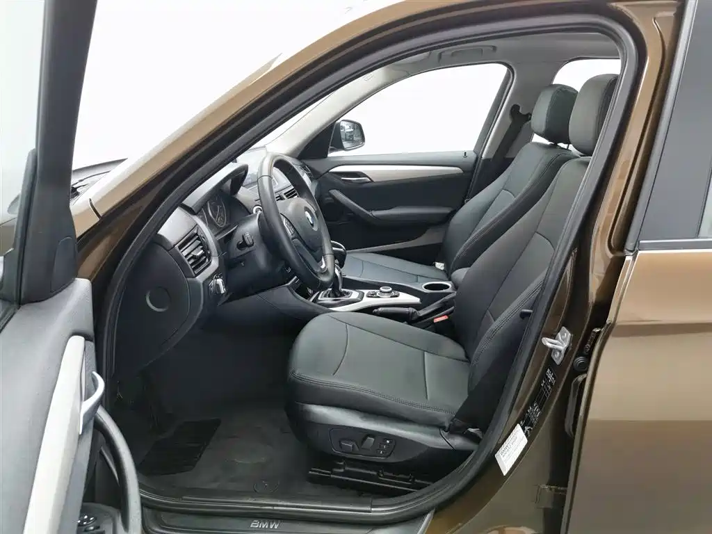 BMW X1 2014 — фото 10