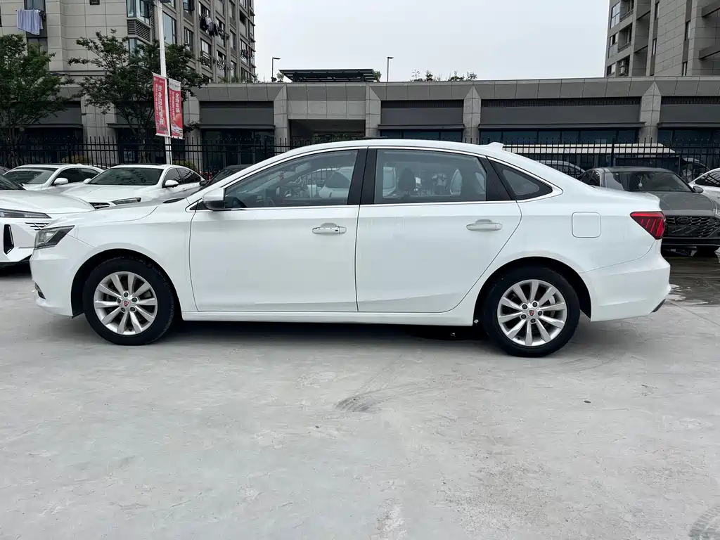 Roewe i6 Classic 2018 — фото 8