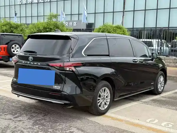 Toyota Sienna 2022