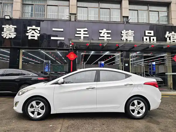 Hyundai Elantra Langdong 2012
