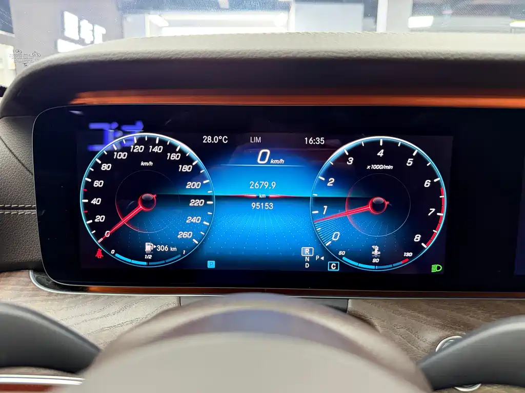 Mercedes-Benz E-Class 2020 — фото 14