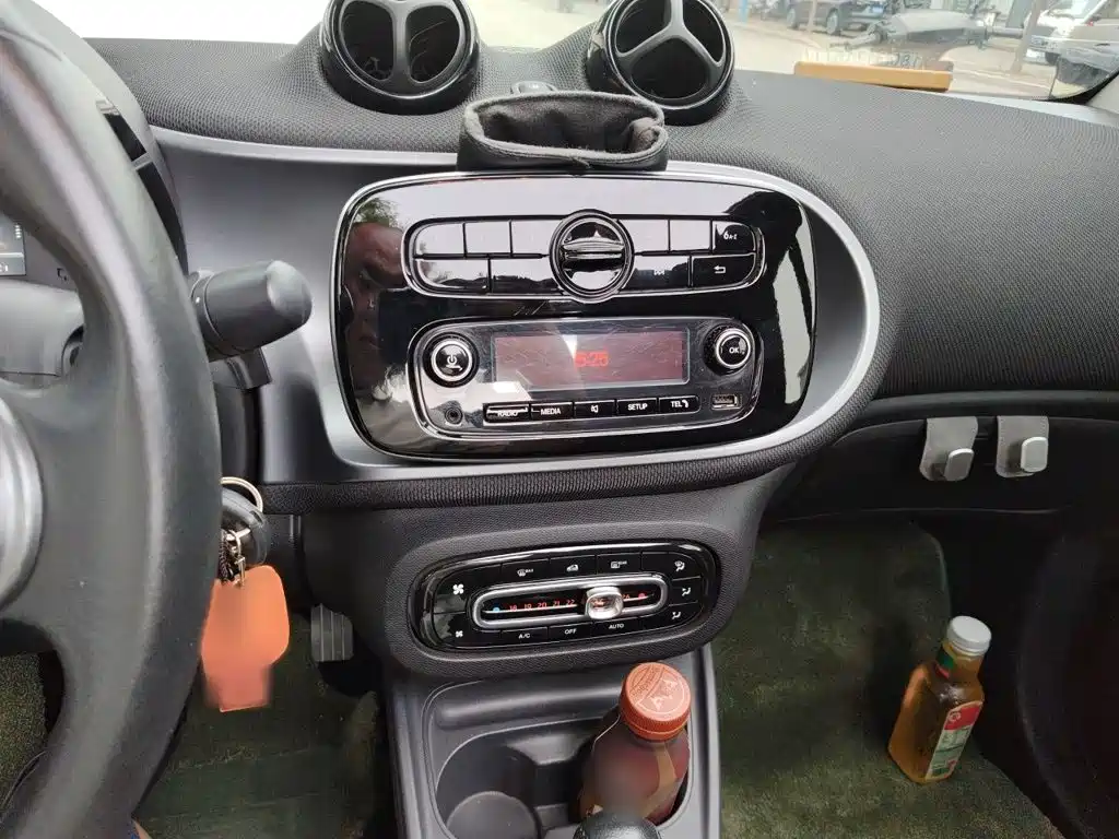 smart fortwo 2018 — фото 6