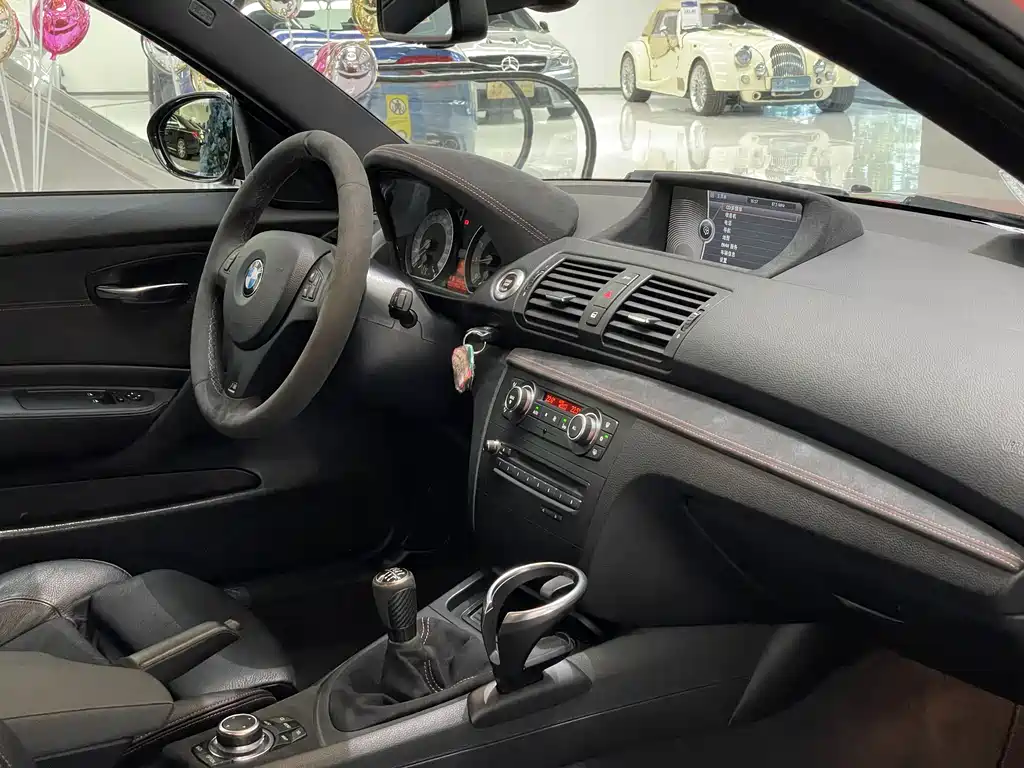 BMW 1 Series M 2012 — фото 15